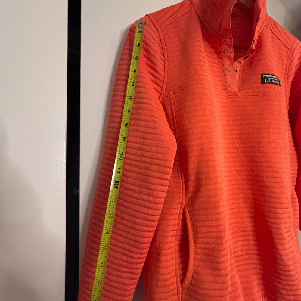 L.L. Bean Women’s Vibrant Orange 🍊 Airlight Knit Pullover - Picture 6 of 9